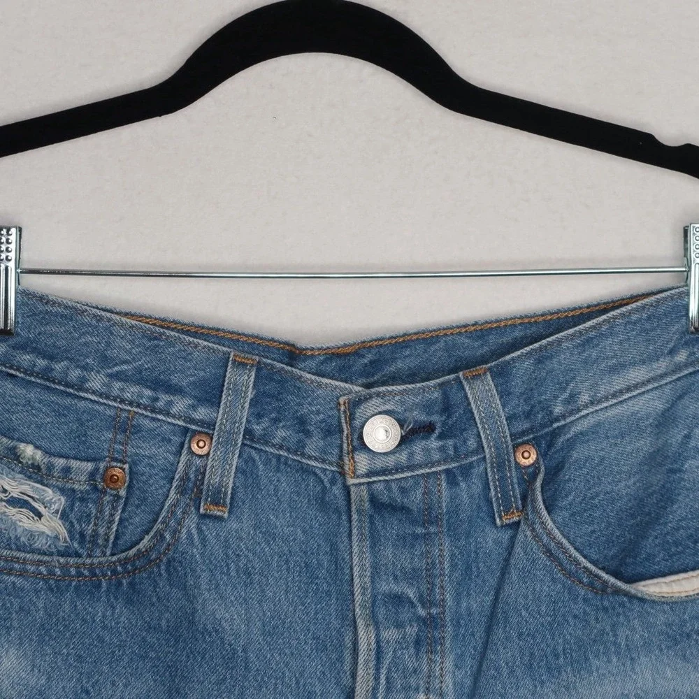 Levis excellent pre